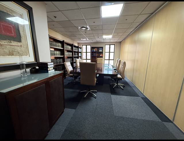 1,037M² OFFICE TO LET IN ROSEBANK